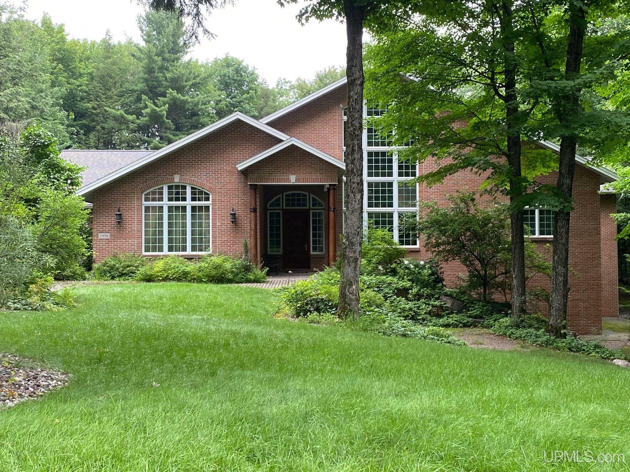 Property Photo:  1050 Vistanna Drive  MI 49855-8828 