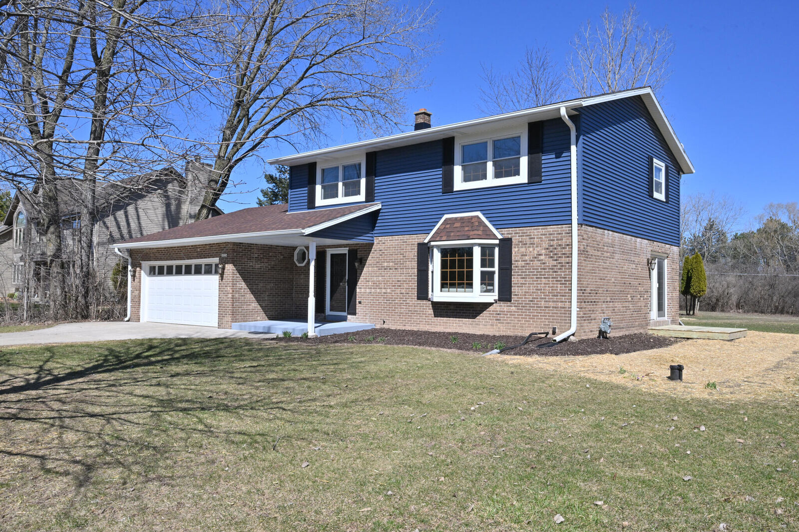 Property Photo:  10234 N La Cresta Dr  WI 53092 