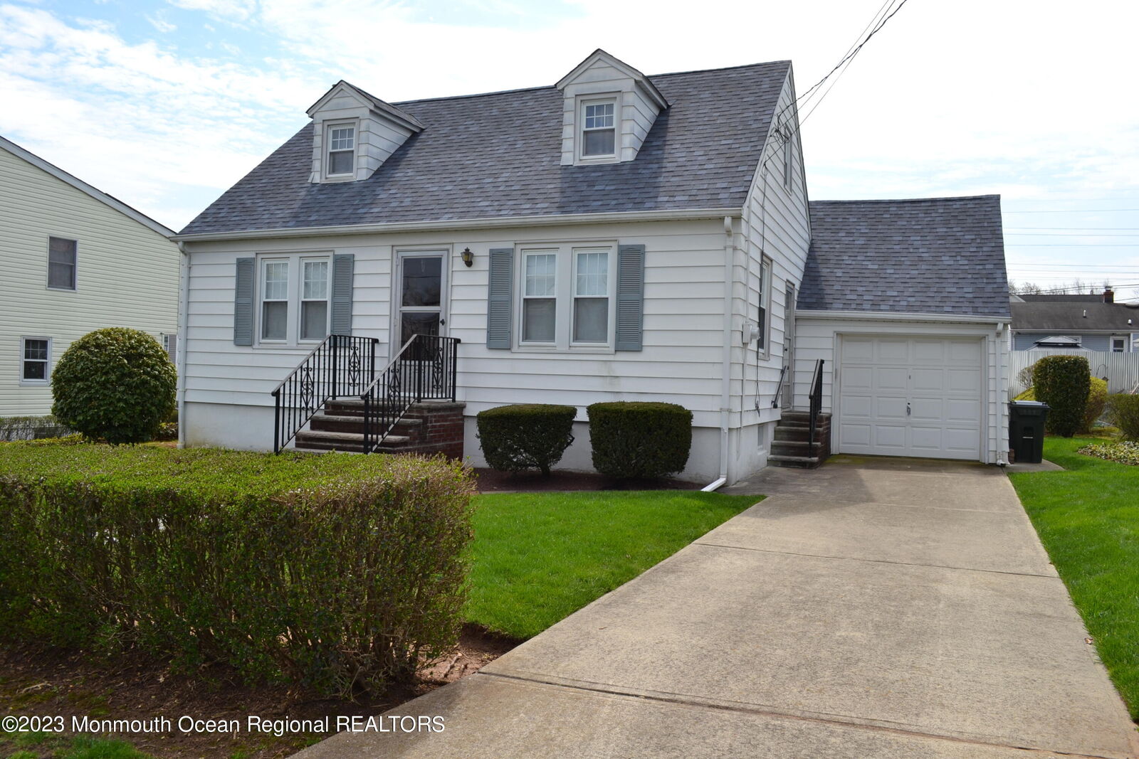 Property Photo:  33 Meinzer Street  NJ 07001 