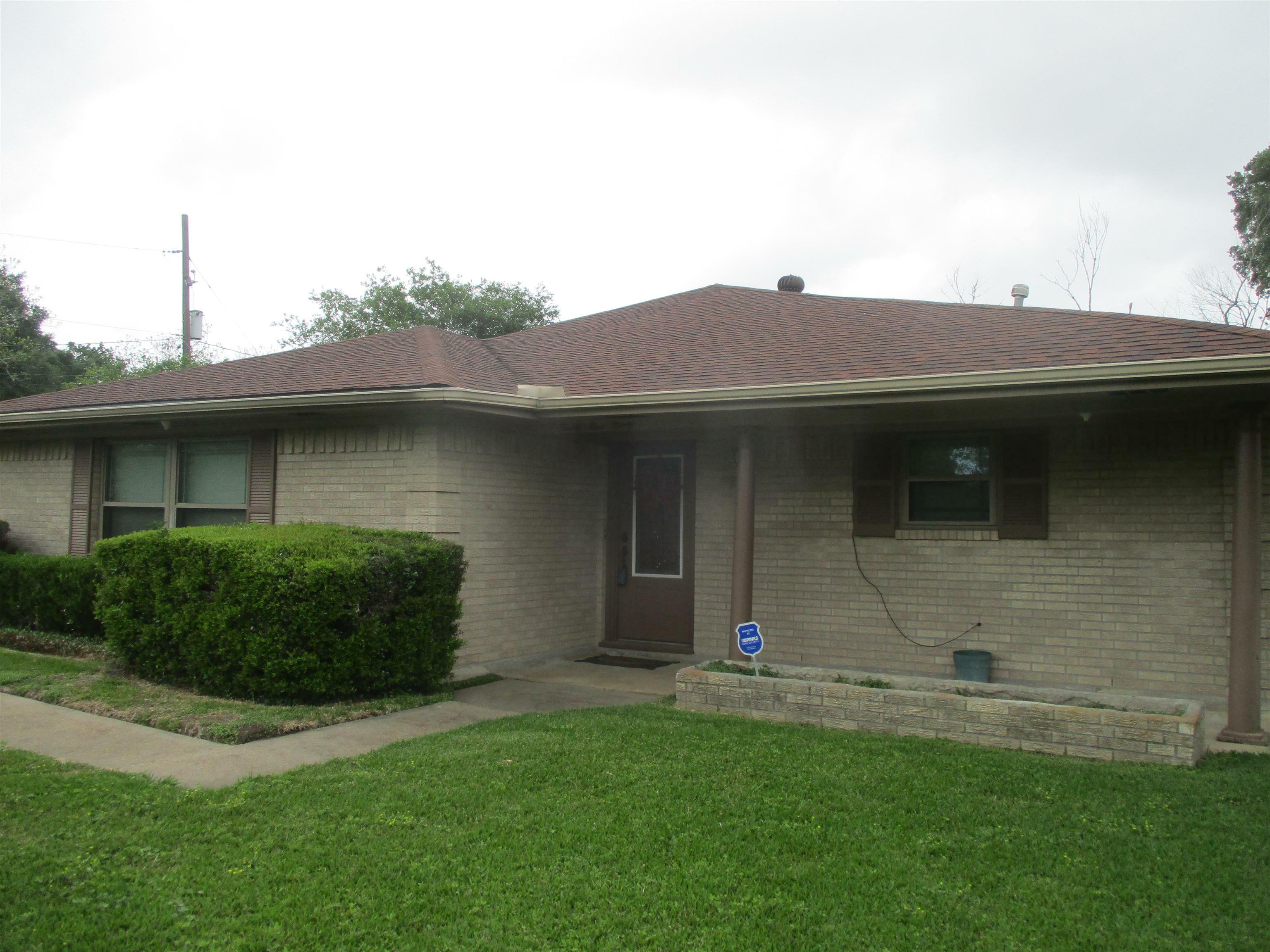 Property Photo:  2990 Roberts Ave  TX 77701 