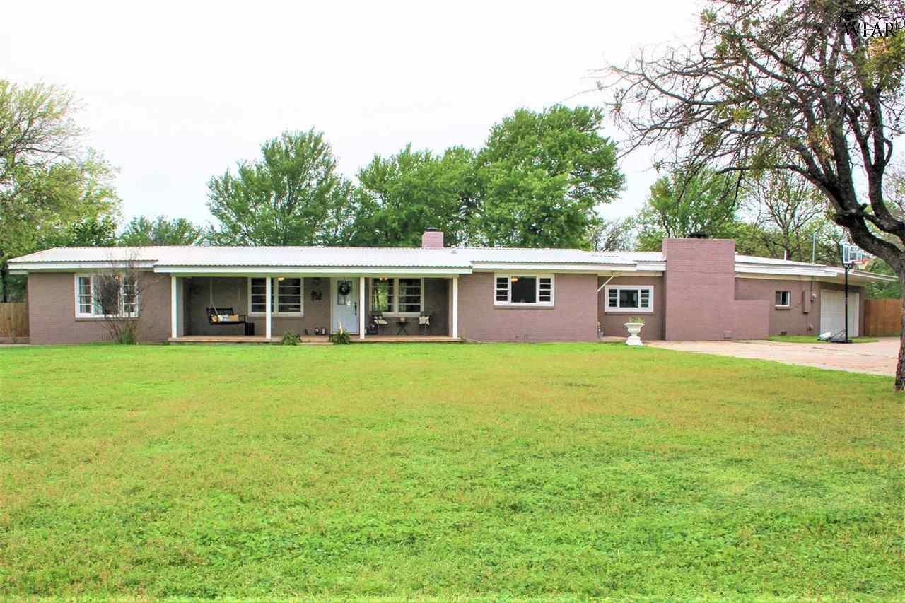 Property Photo:  2800 Fairway Boulevard  TX 76310-1116 