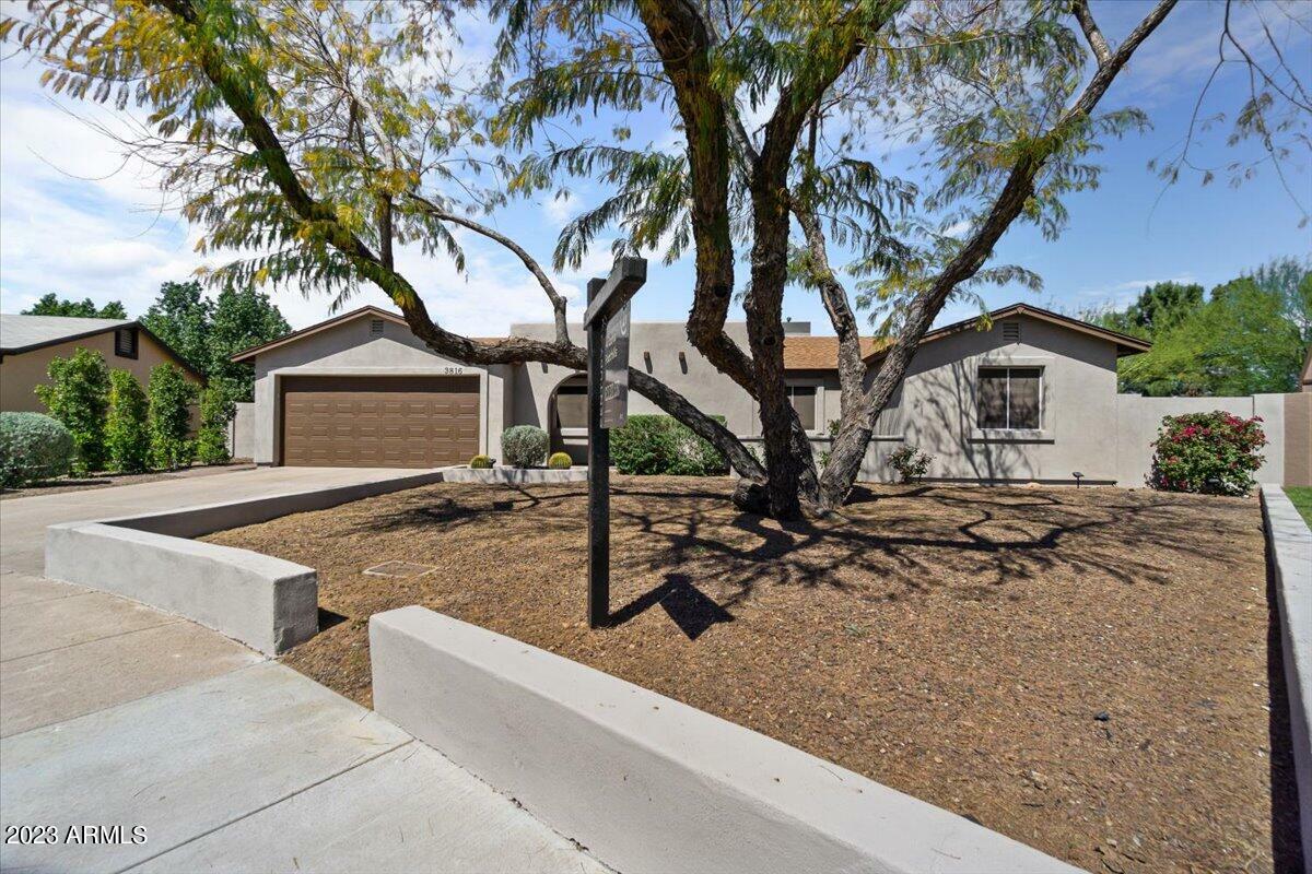 Property Photo:  3816 E Hillery Drive  AZ 85032 