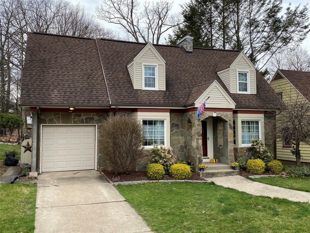 Property Photo:  9 Westwood Court  NY 13905 