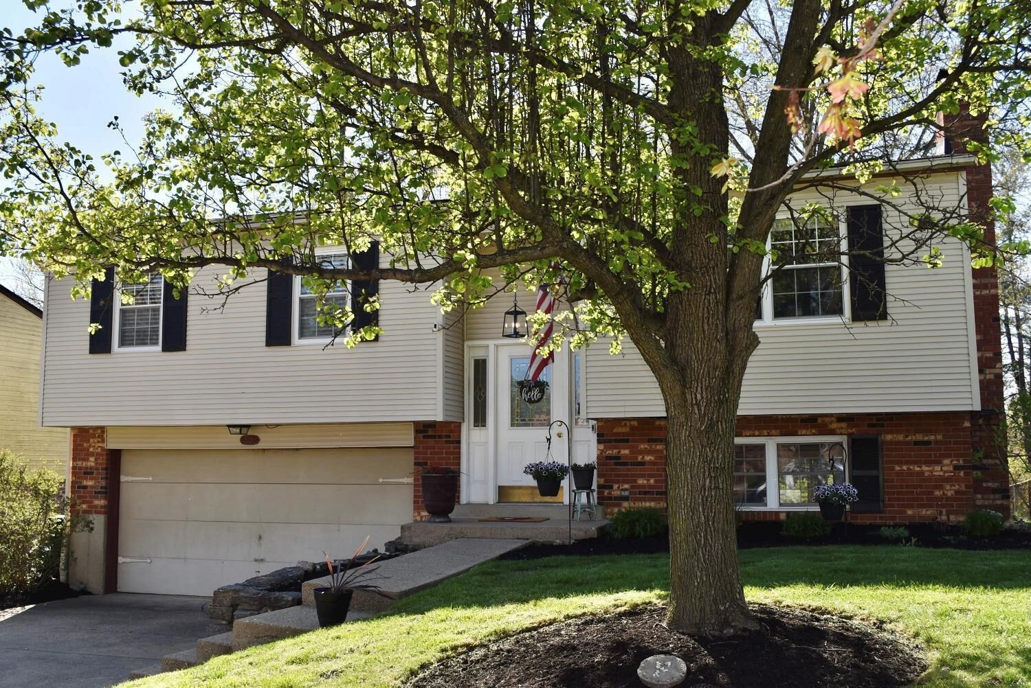 Property Photo:  1721 Collinspark Ct  OH 45230 