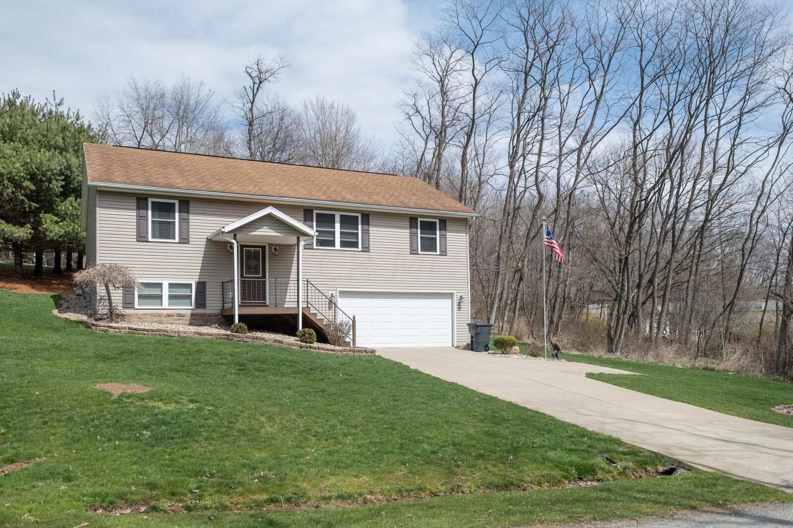 Property Photo: 202 Crabapple Drive OH 43028