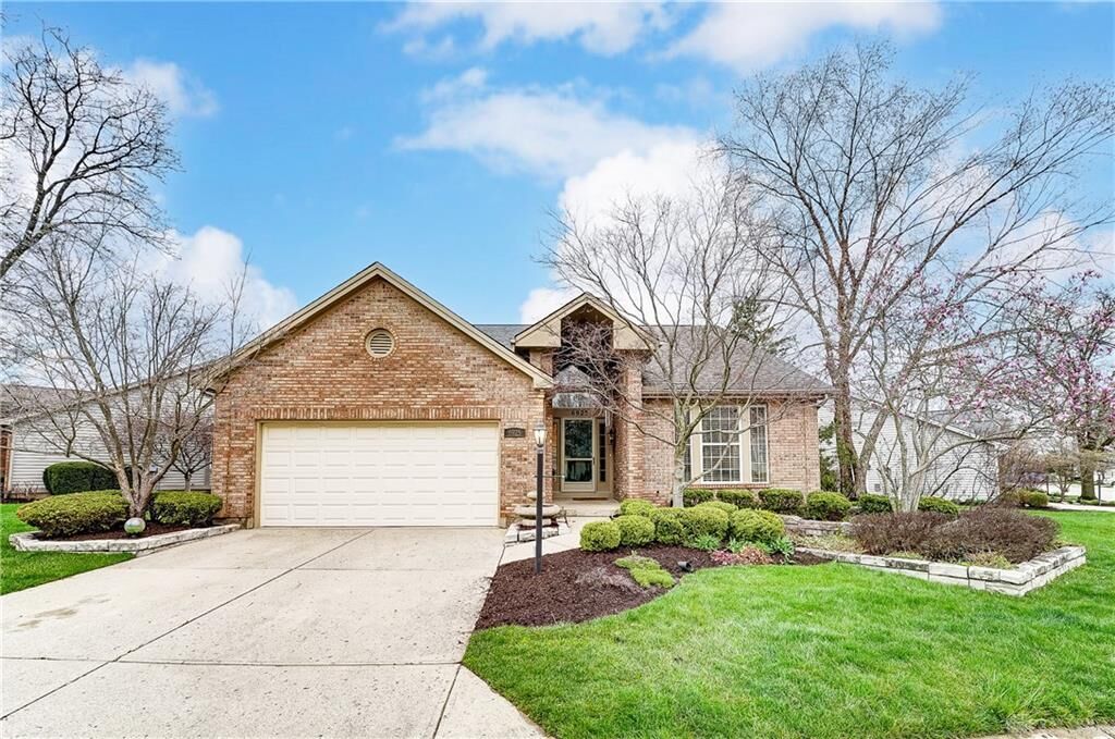 Property Photo:  6925 Wembley Circle  OH 45459 