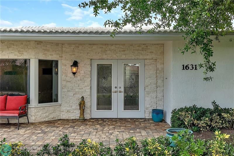 Property Photo:  1631 NE 57th St  FL 33334 