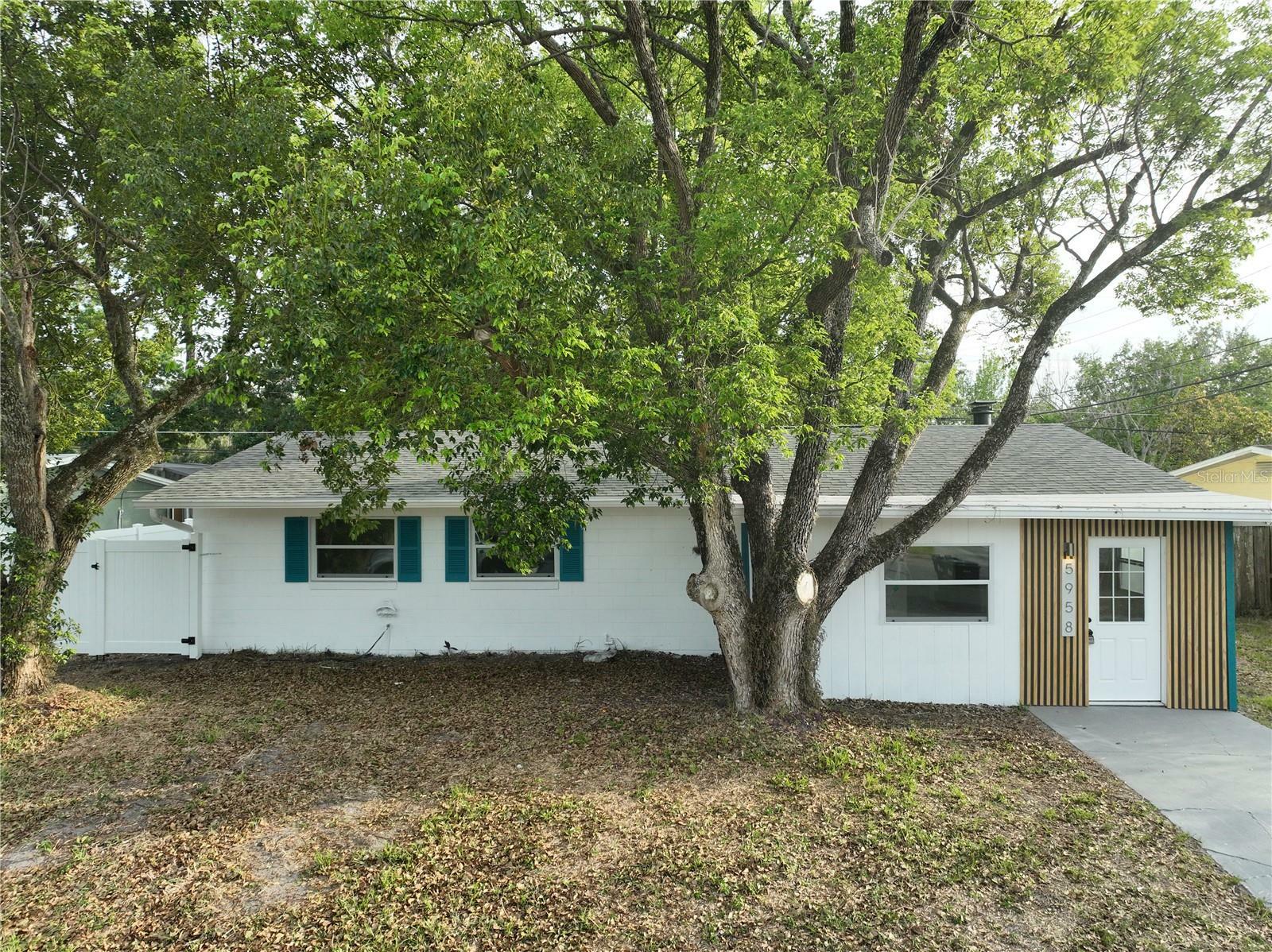 Property Photo:  5958 Lawnview Drive  FL 32812 