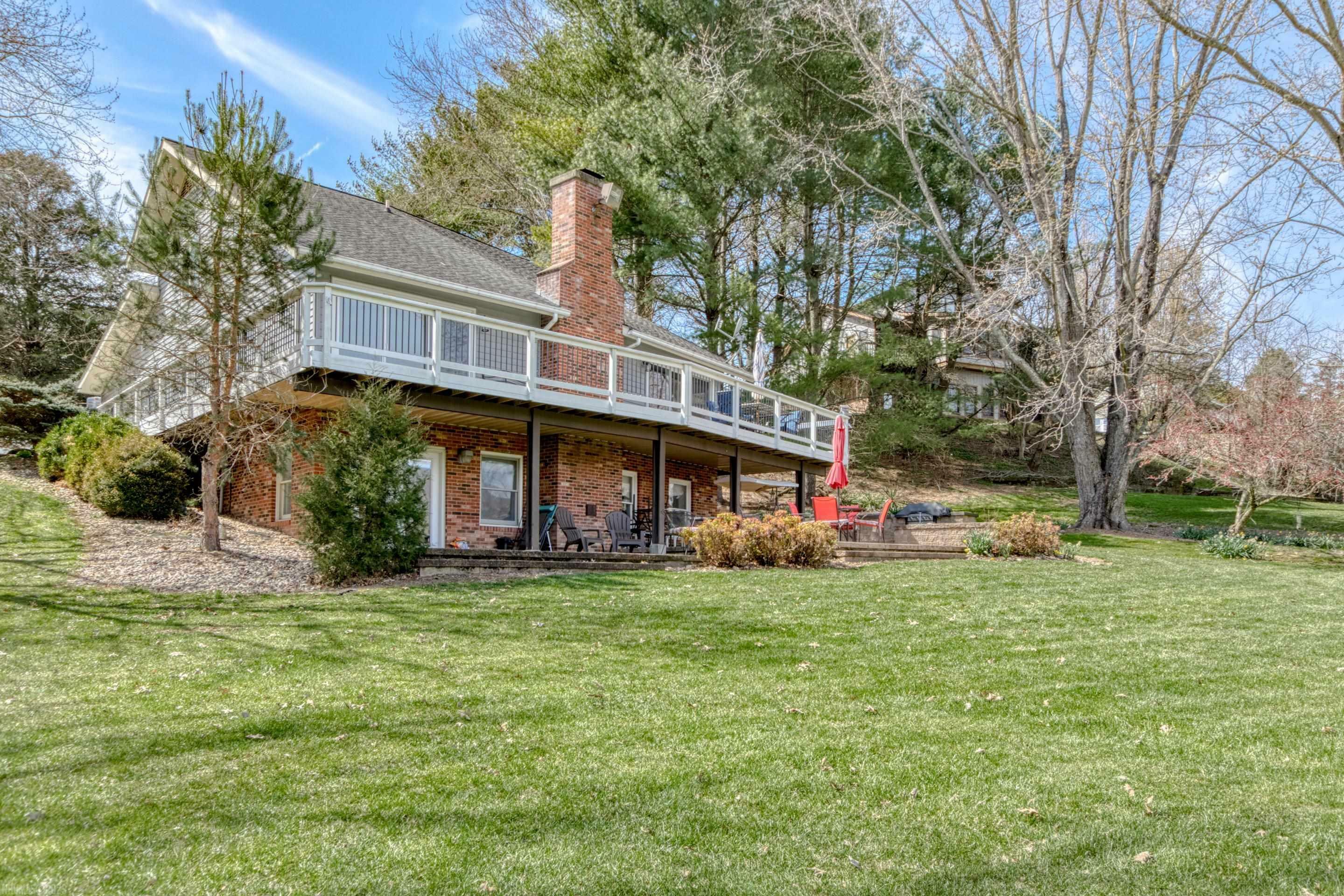 Property Photo:  1827 Saint Andrews Circle  VA 24060 