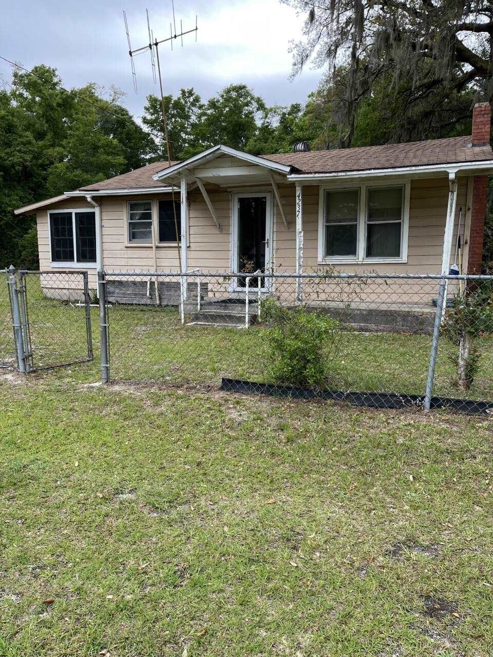 Property Photo:  4237 Woodville Rd  FL 32583 