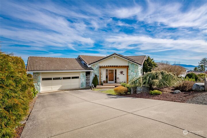 Property Photo:  8018 Chinook Way  WA 98230 