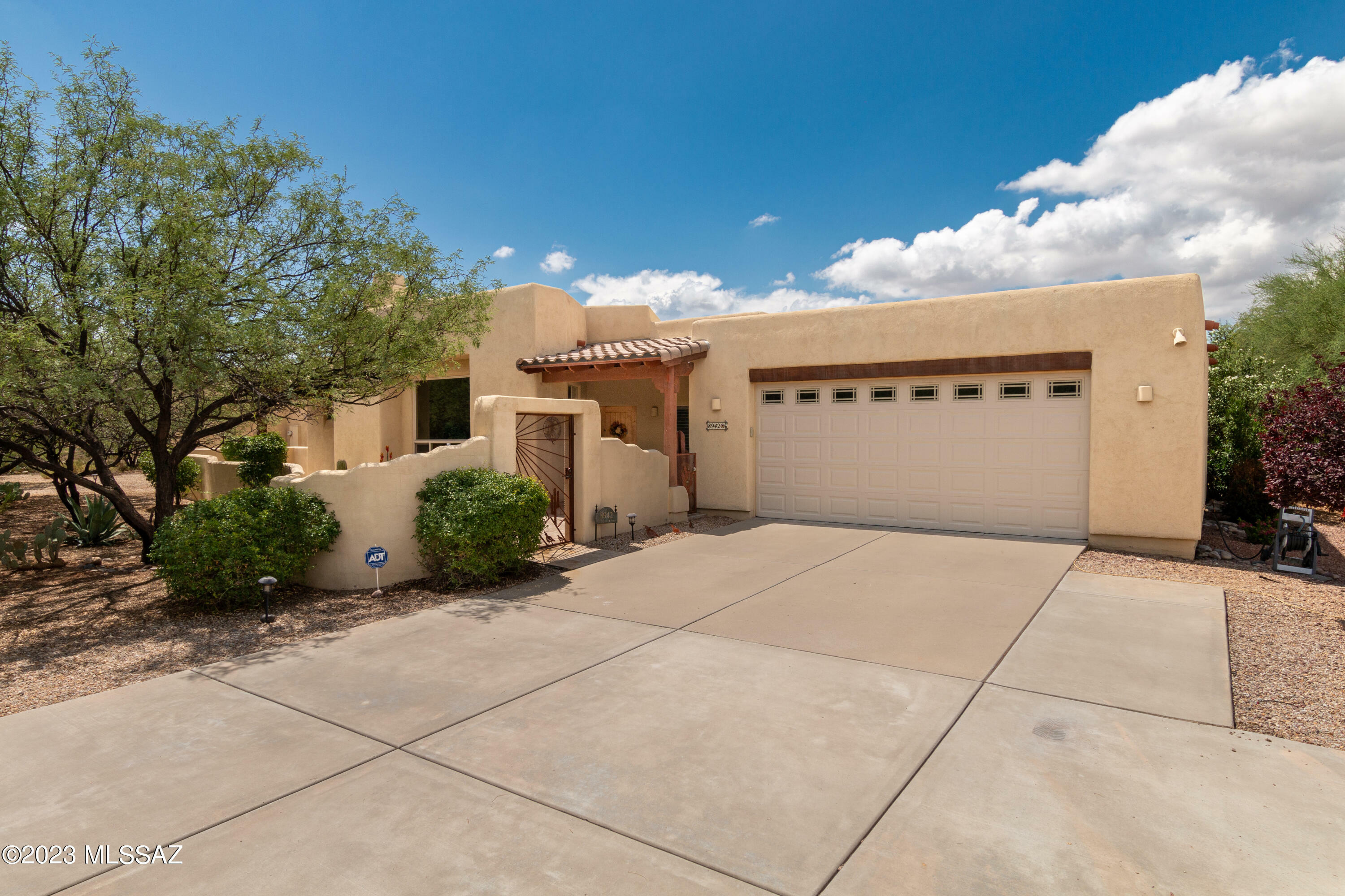 Property Photo:  8942 S Placita Pastura  AZ 85641 