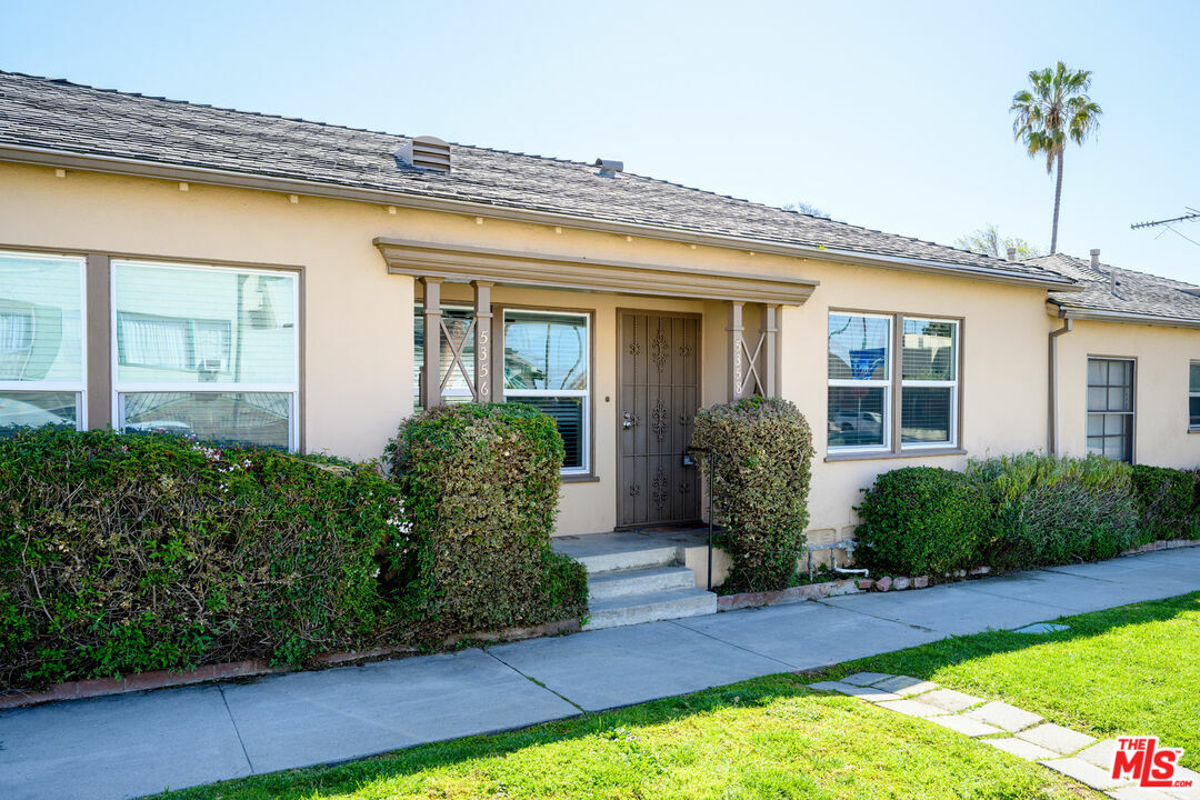 Property Photo:  5358  S Harcourt Ave  CA 90043 