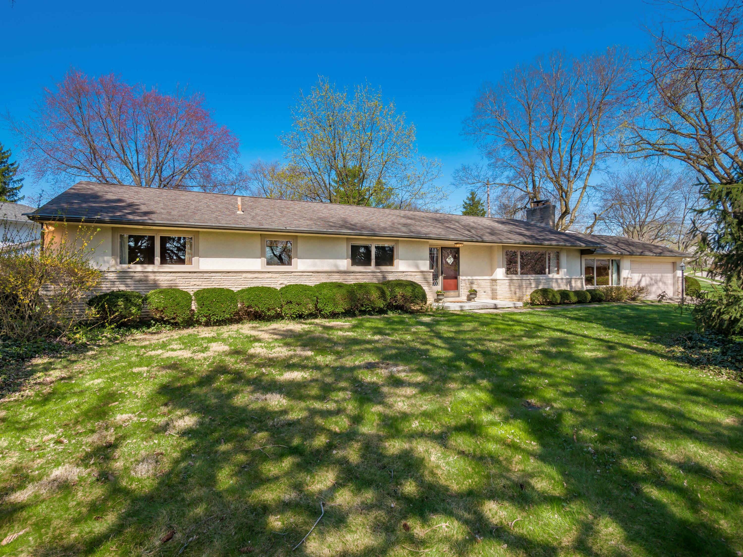 Property Photo: 4040 Kioka Avenue OH 43220