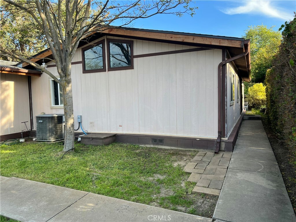 Property Photo:  1314 Fire Thorn Lane  CA 93446 