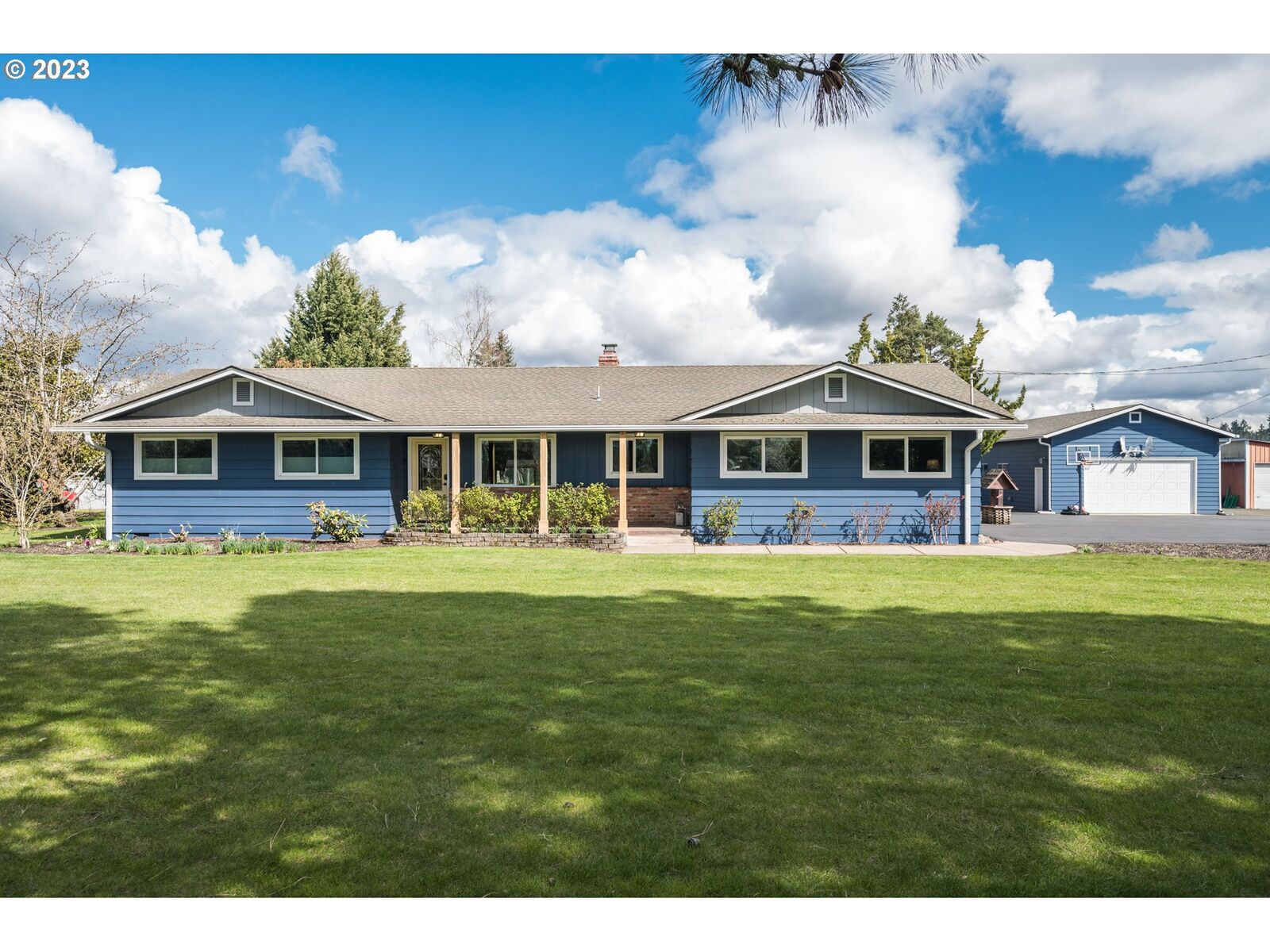 Property Photo: 5631 NE Riverside Dr OR 97128