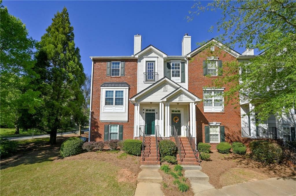 Property Photo:  150 Weatherstone Square Drive  GA 30188 