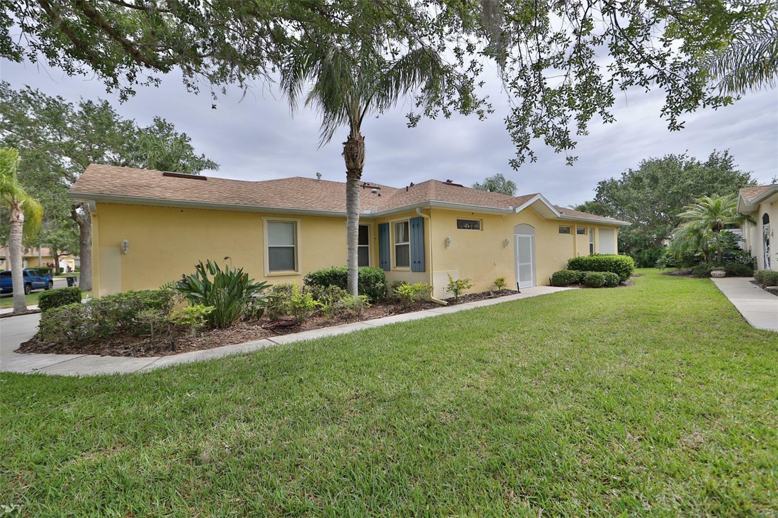 Property Photo:  1236 Huntington Greens Drive  FL 33573 