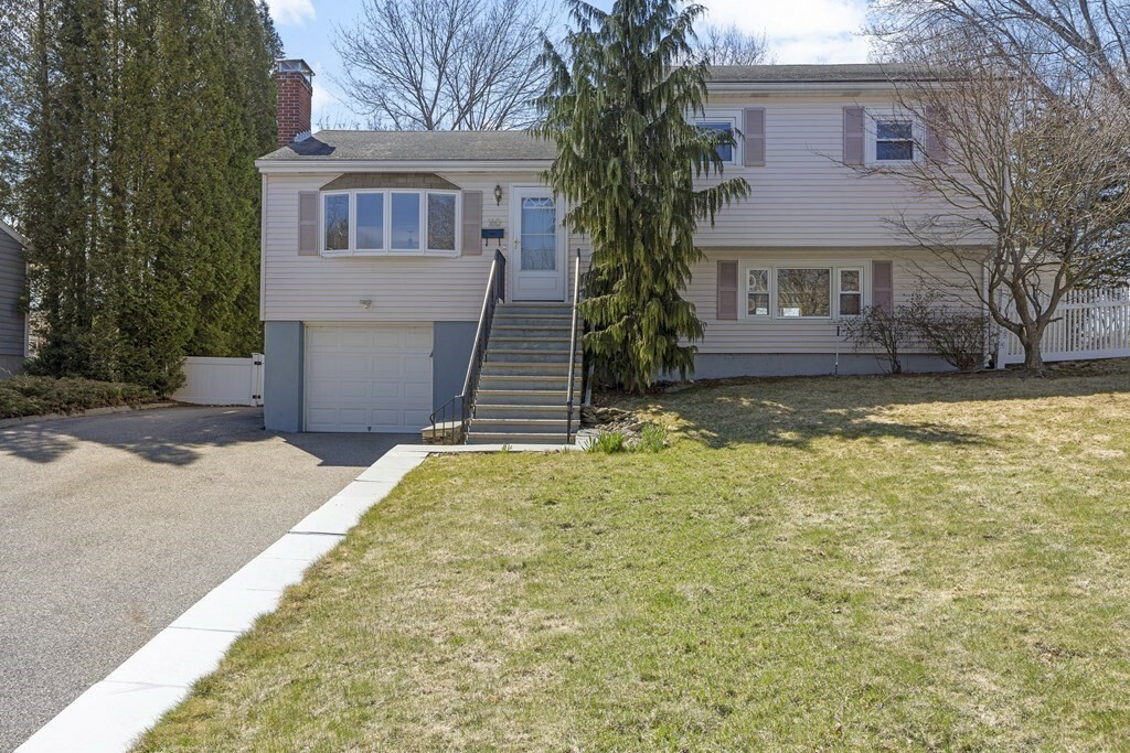 Property Photo:  160 Ravenswood Road 1  MA 02453 