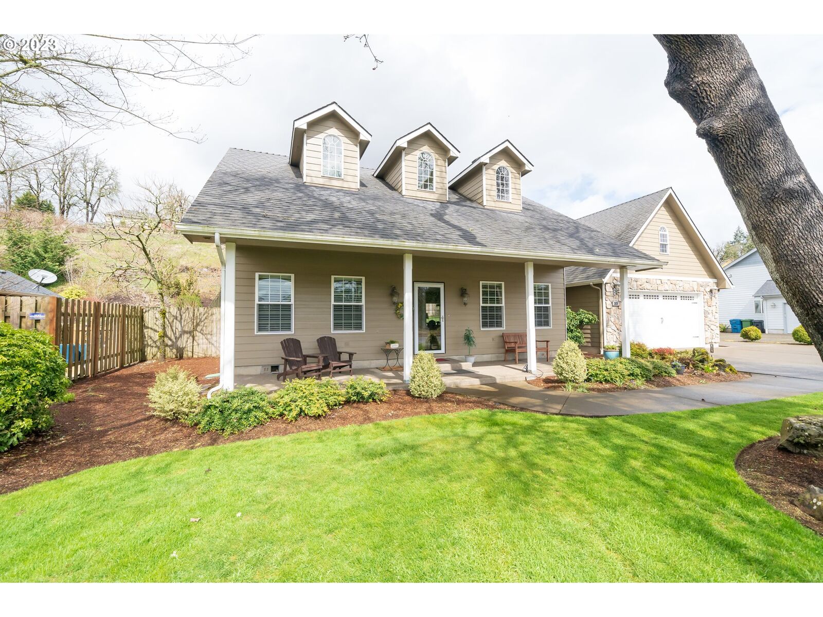 Property Photo:  2525 E Santiam St  OR 97383 