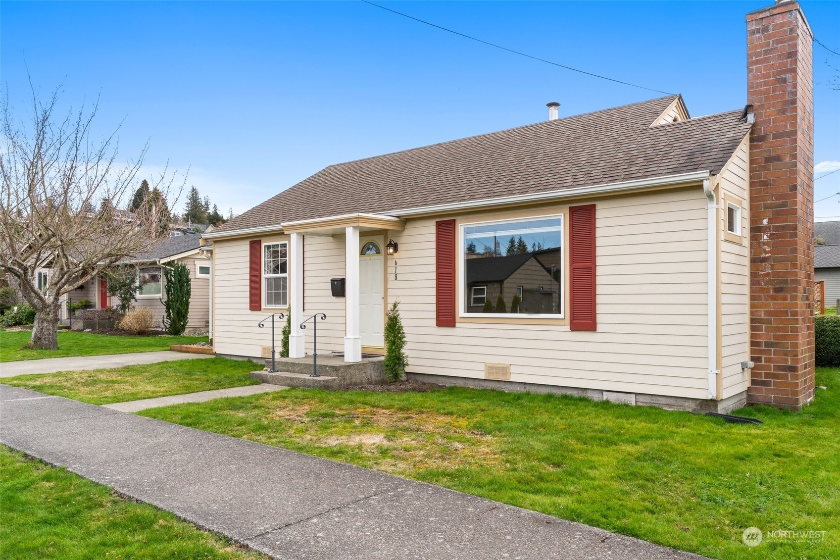 Property Photo: 618 Alder Street WA 98020