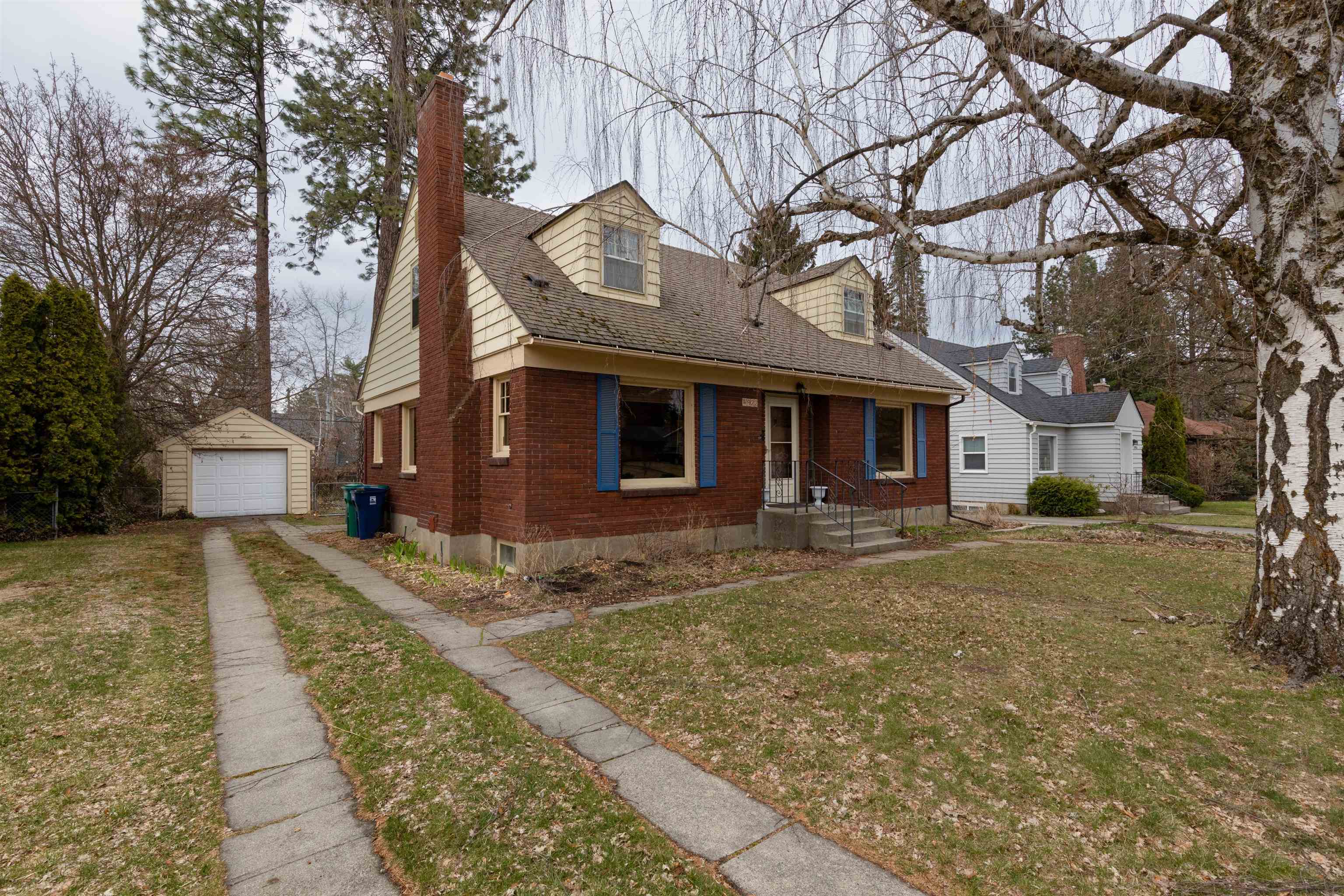 Property Photo: 922 W 30th Ave WA 99203