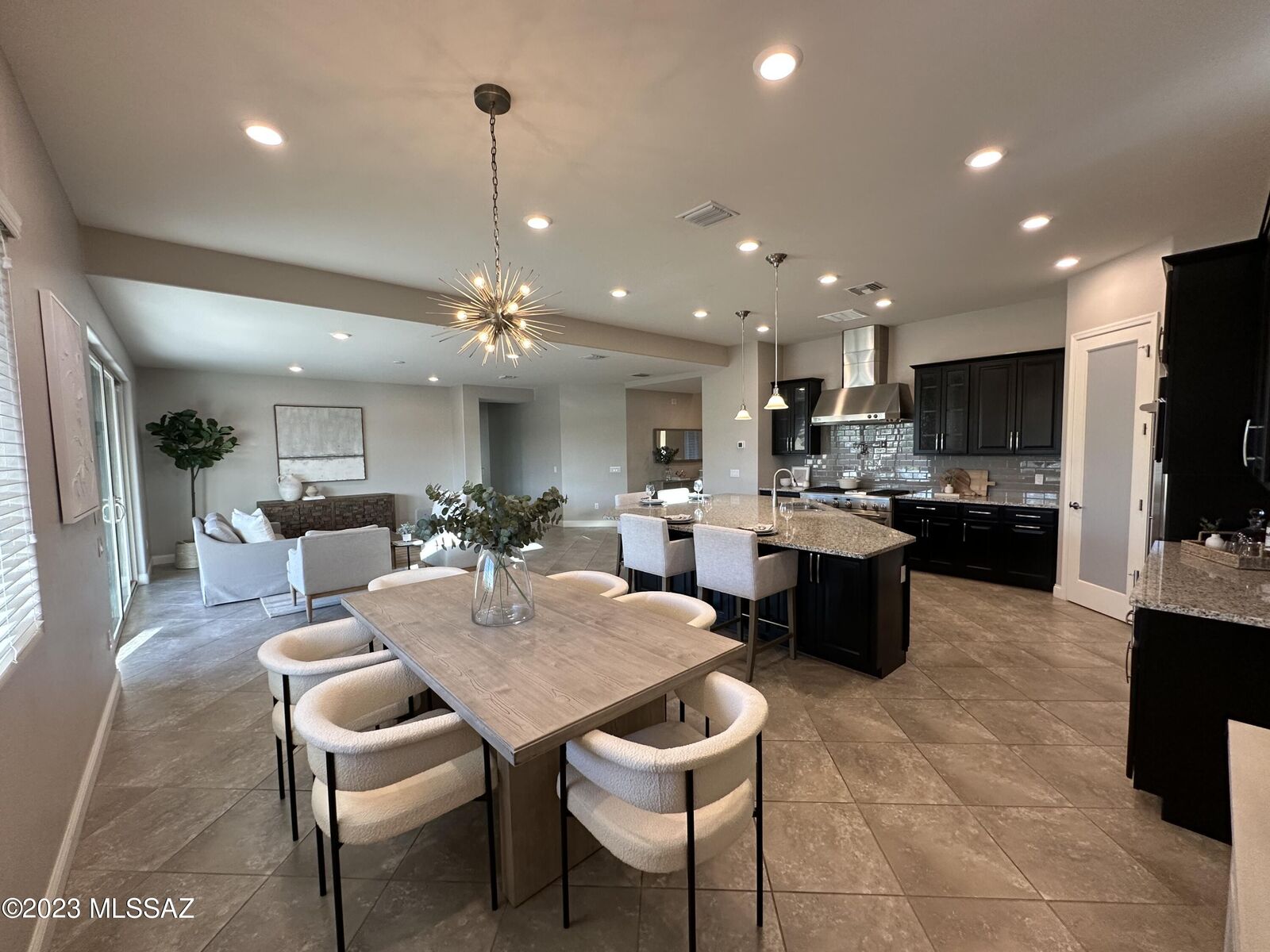 Property Photo: 13050 N Eagles Summit Drive AZ 85755