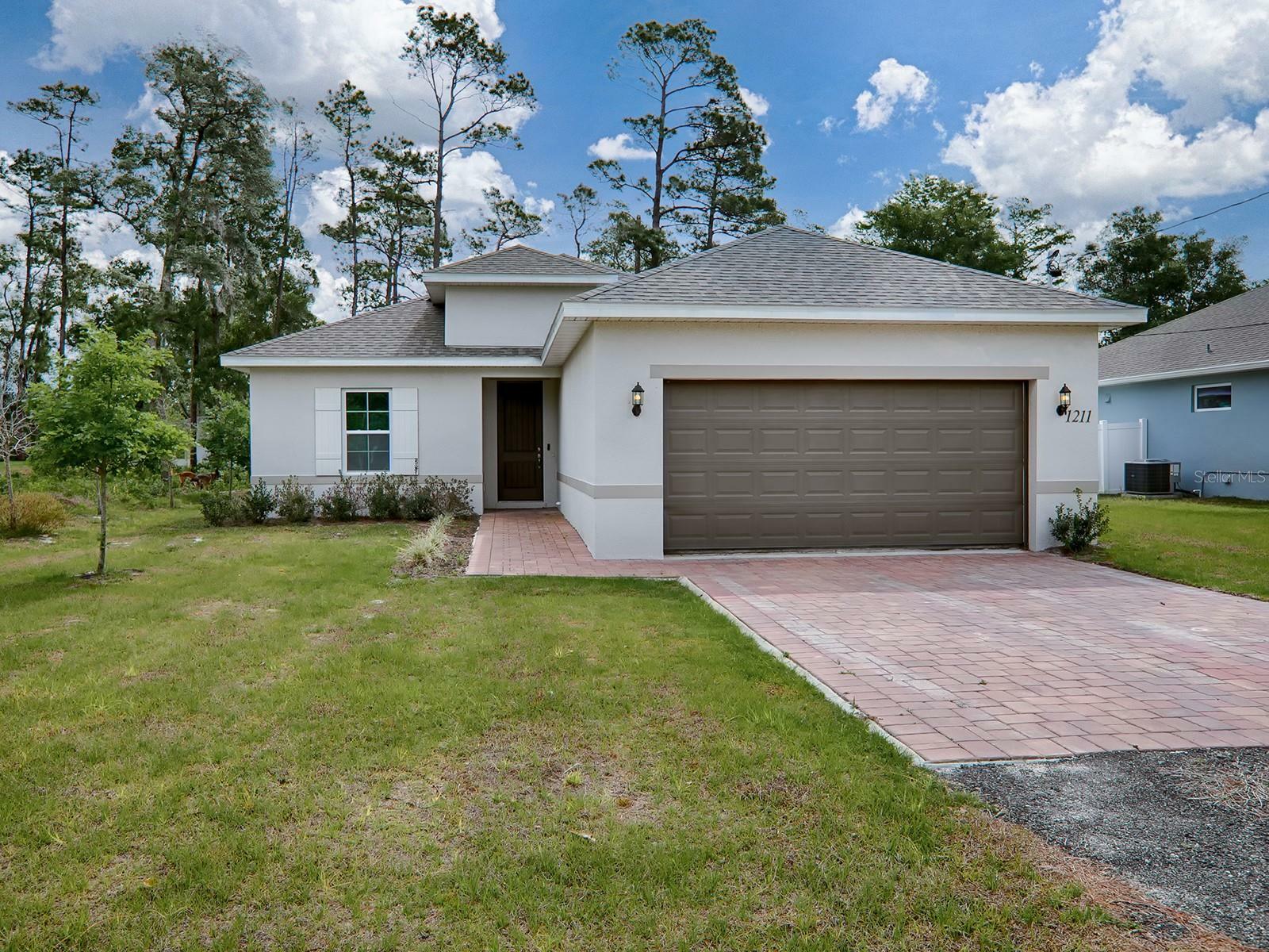 Property Photo:  1211 Central Parkway  FL 32724 