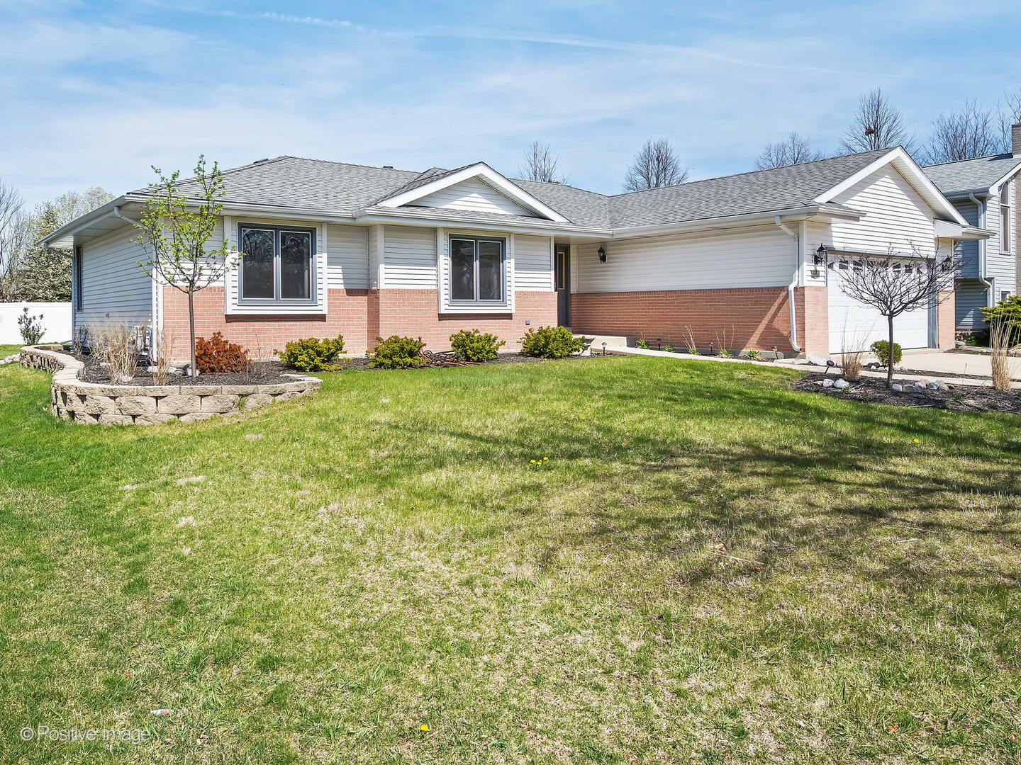 Property Photo:  2331 Golfview Drive  IL 60435 