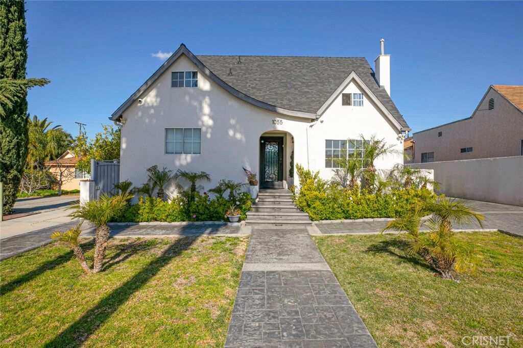 Property Photo: 1055 Irving Avenue CA 91201