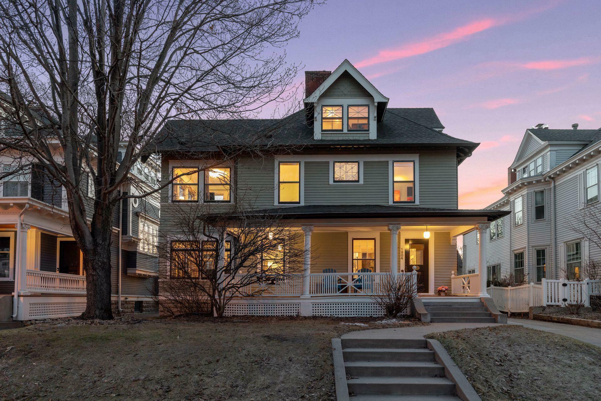 Property Photo:  1904 Irving Avenue S  MN 55403 