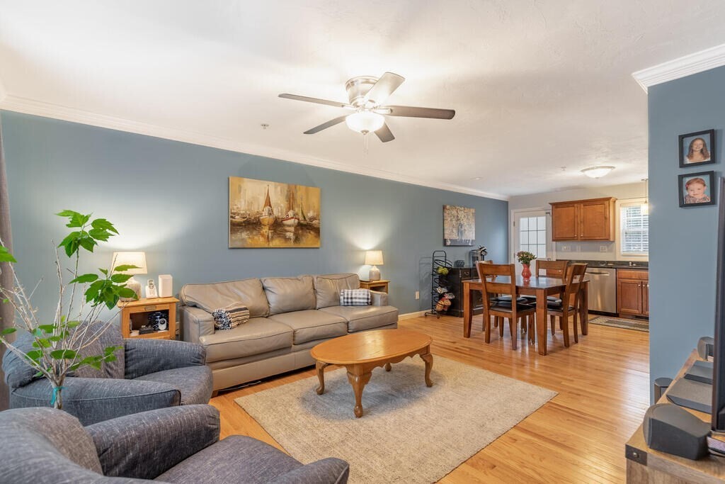 Property Photo: 13 Merrimac Way F MA 01879