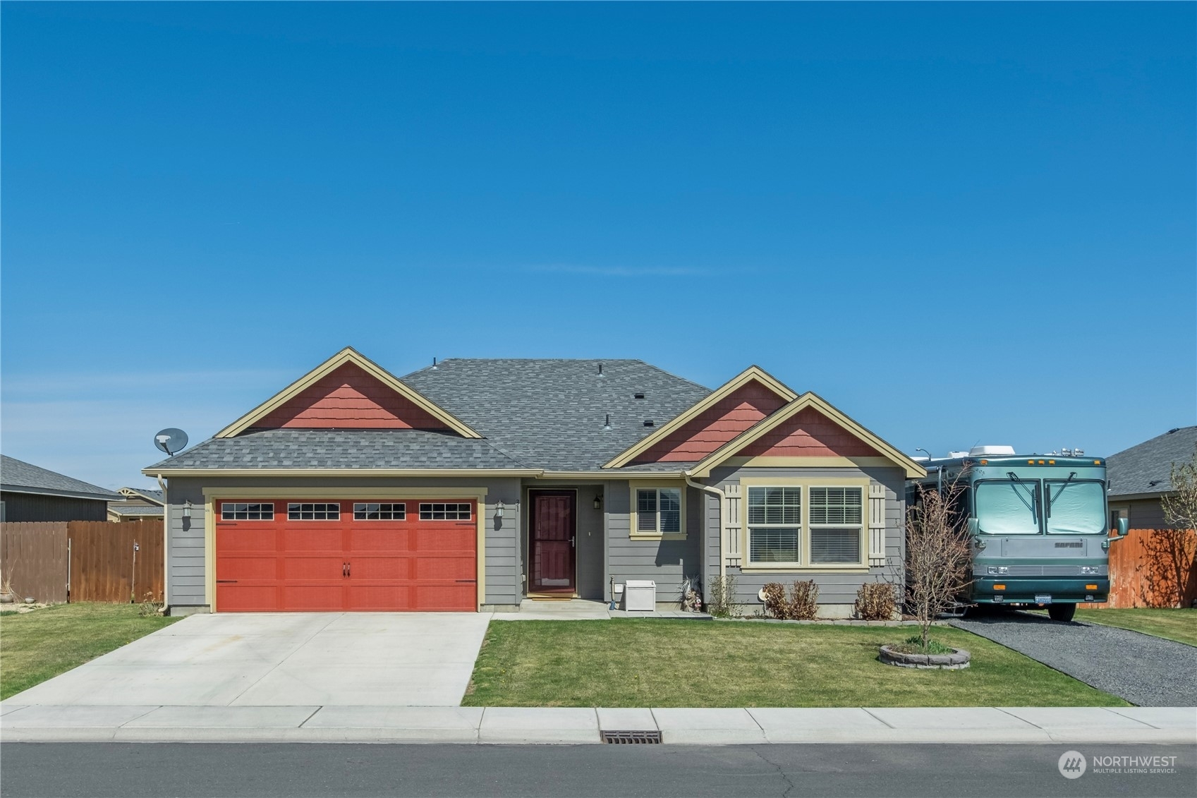 Property Photo: 31 I Street NE WA 98848