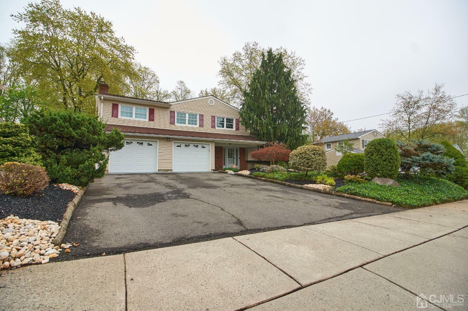 Property Photo:  20 Annette Drive  NJ 08820 