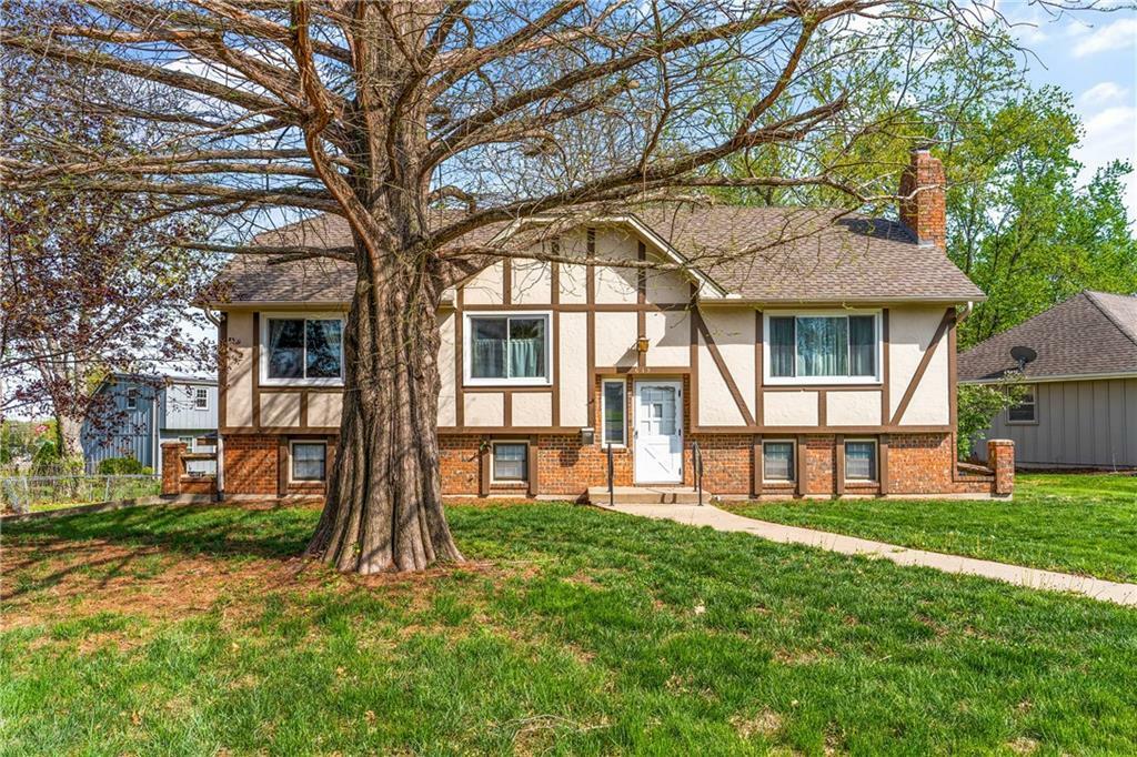 Property Photo: 615 NE Independence Avenue MO 64063