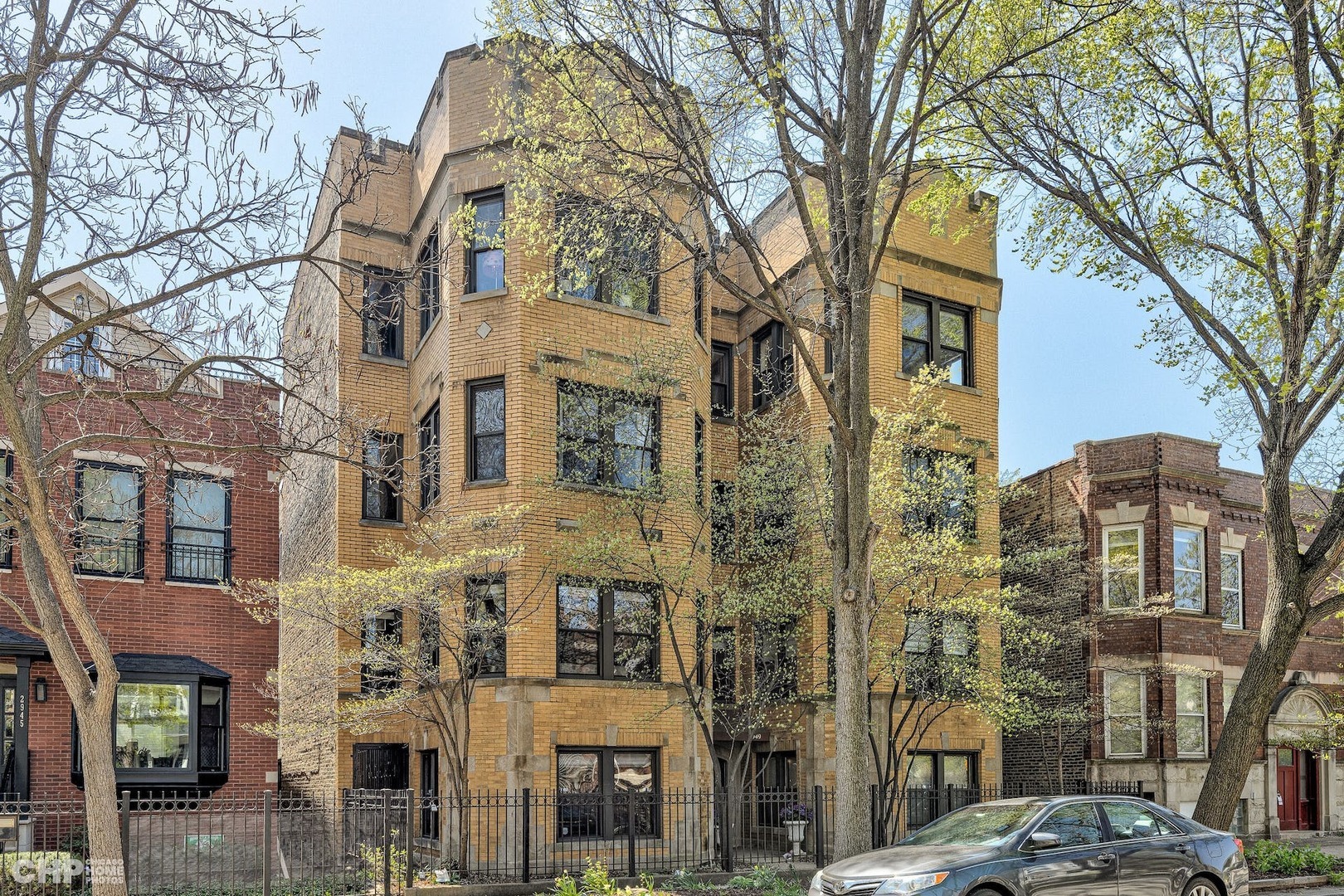 Property Photo: 2949 W Belden Avenue 4 IL 60647