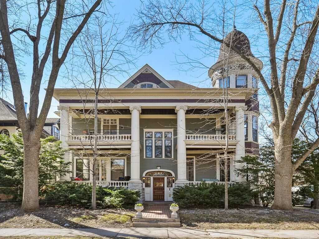 Property Photo:  496 Holly Avenue 1  MN 55102