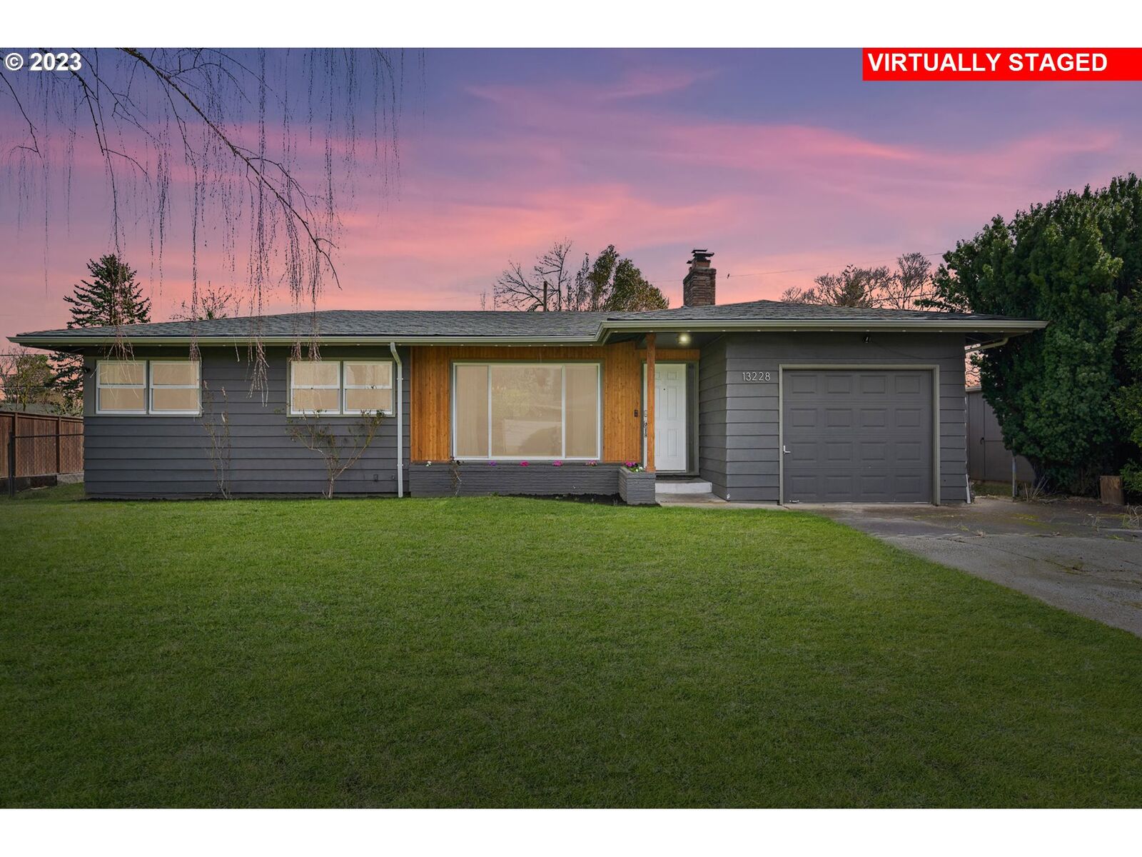 Property Photo:  13228 NE Sacramento Dr  OR 97230