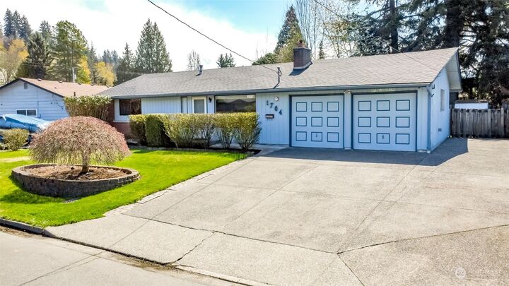 Property Photo: 1704 6th Street NE WA 98002