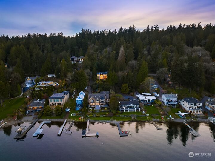 House for sale in Bellevue 1830 W Lake Sammamish Parkway SE, Bellevue