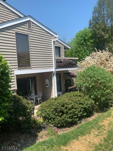 Property Photo: 33 Hillside Ct NJ 08809