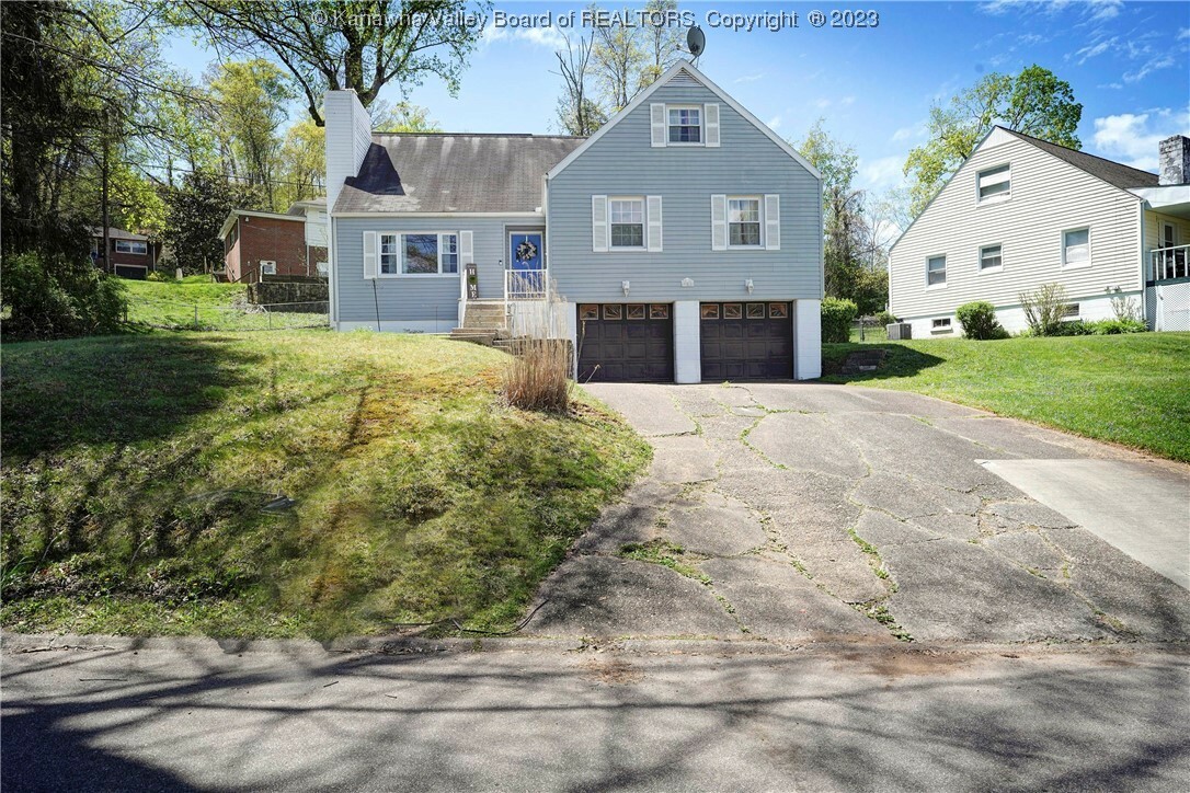 Property Photo: 905 Woodside Drive WV 25177