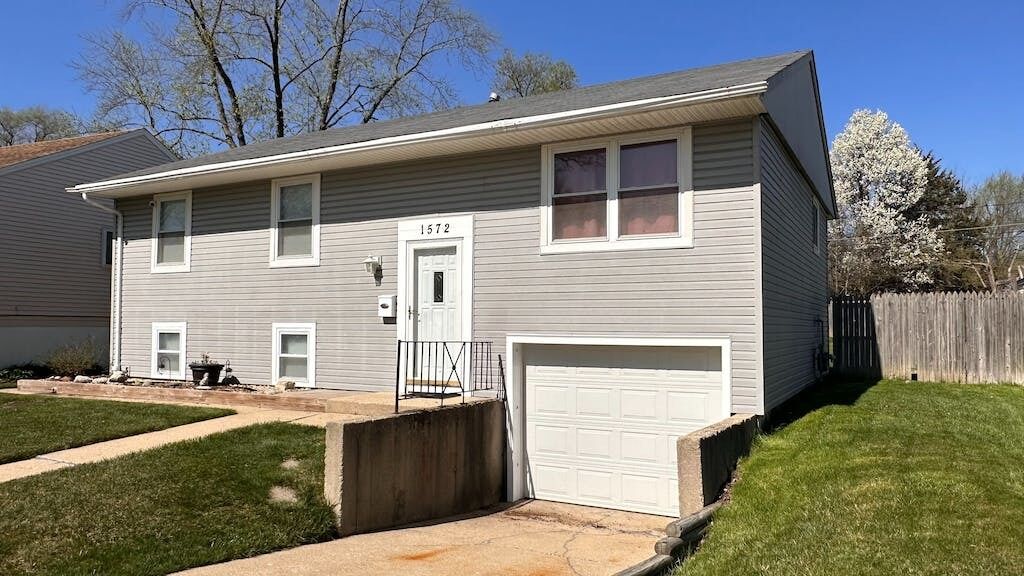 Property Photo:  1572 Gerald Avenue  IL 60139 