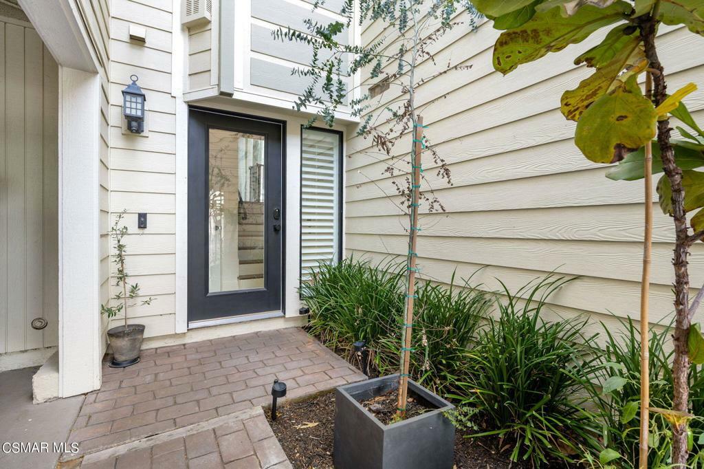 Property Photo:  1220 Westlake Boulevard C  CA 91361 