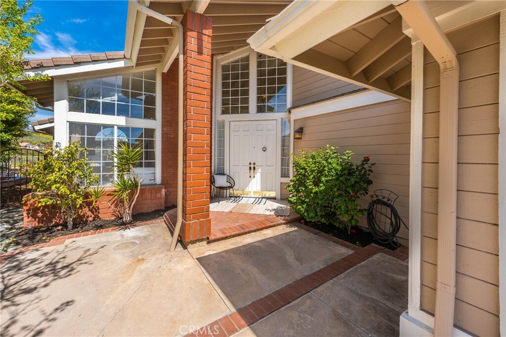Property Photo: 318 Calle Corral CA 92673