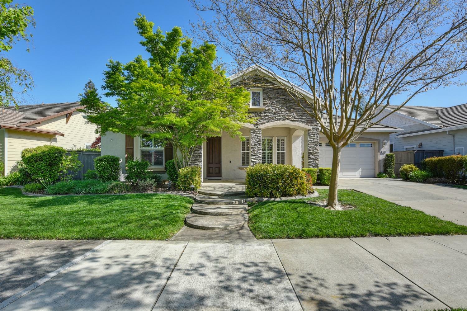 Property Photo:  2660 Heritage Park Lane  CA 95835 