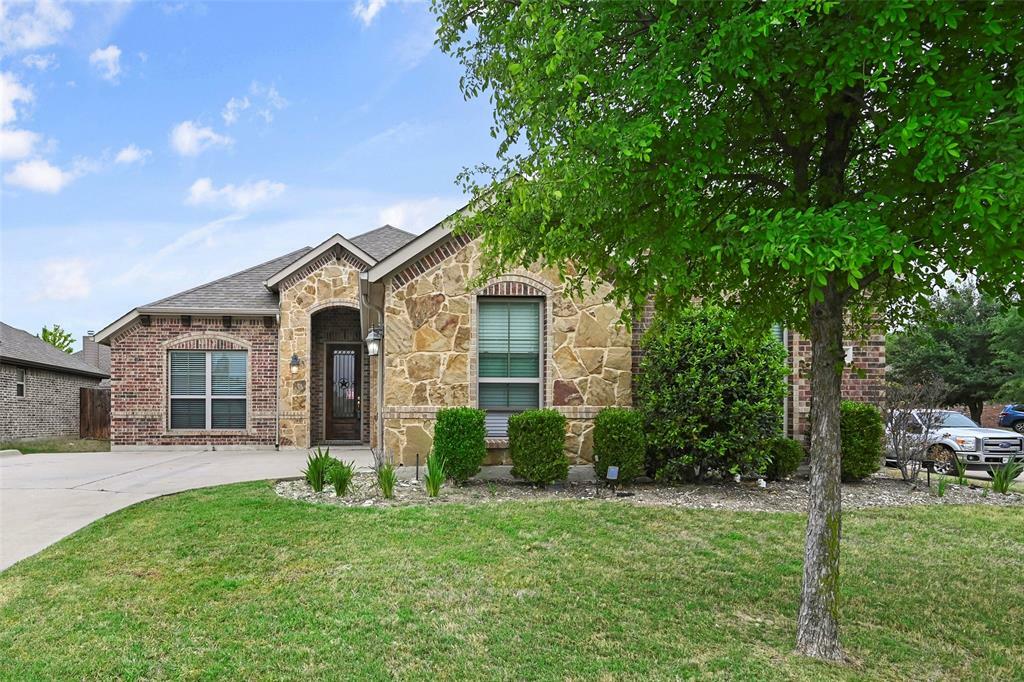 Property Photo:  217 Saxon Street  TX 75165 