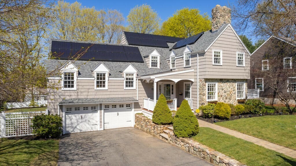 Property Photo:  7 Pierrepont Rd  MA 01890 