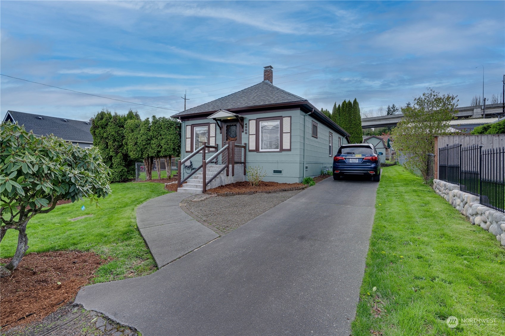 Property Photo:  4306 S 3rd Avenue  WA 98203 