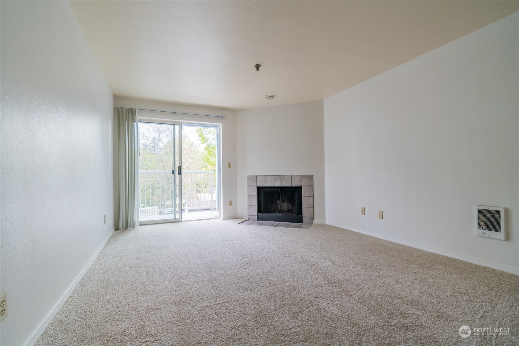 Property Photo:  975 Aberdeen Avenue NE C205  WA 98056 